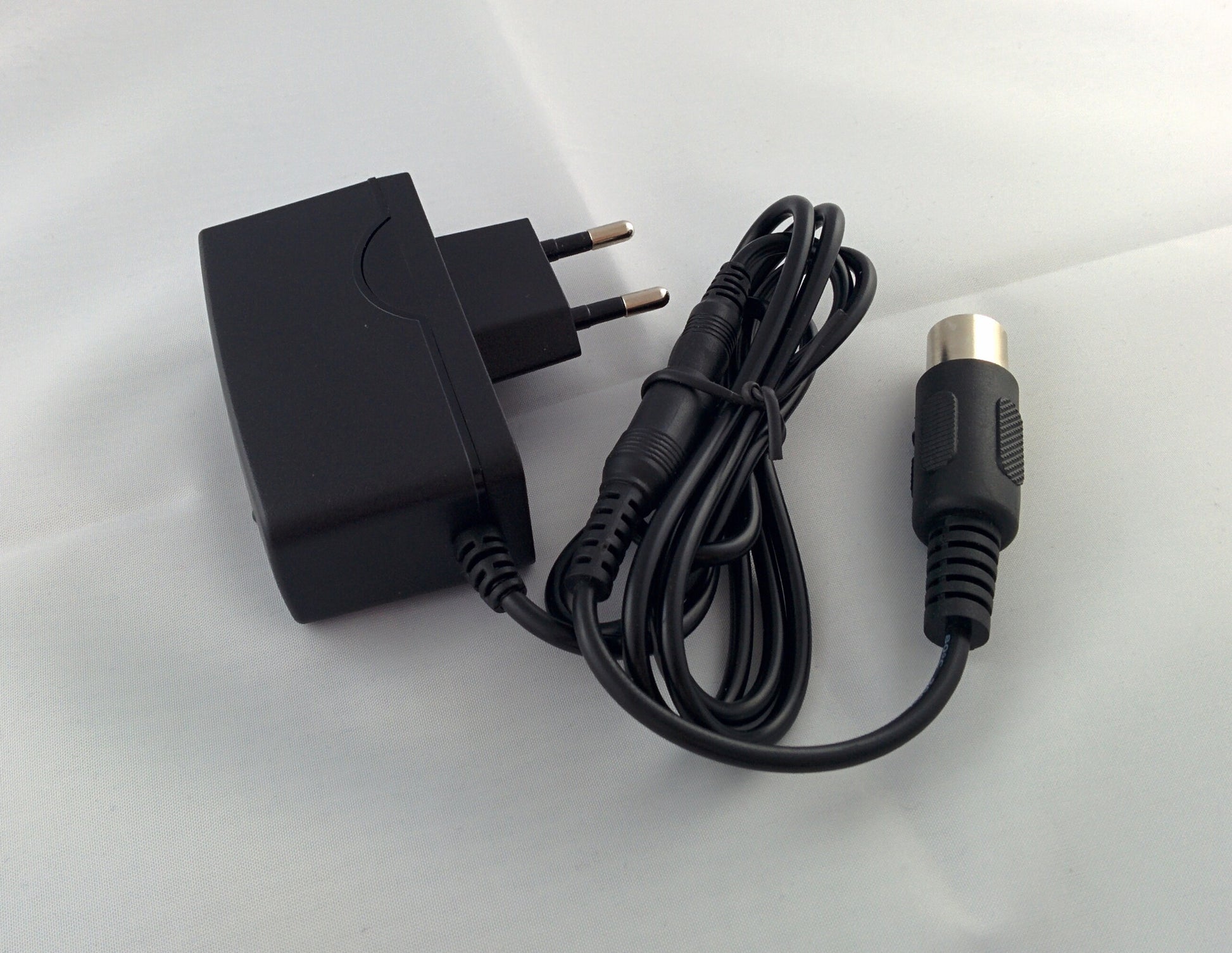 Power Supply for Atari 65XE, 130XE, 600XL, 800XL, 800XE et XE Game System